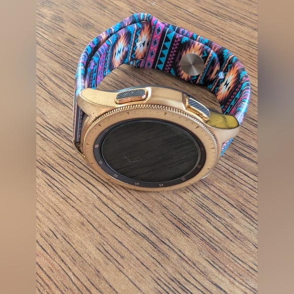 Samsung Galaxy Watch 42mm SM-R810 Rose Gold Bluetooth Smartwatch - Pre Owned - Picture 6 of 11